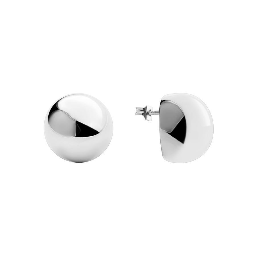 Chroma Plüsch silver stud earrings, small size, earring, white background.
