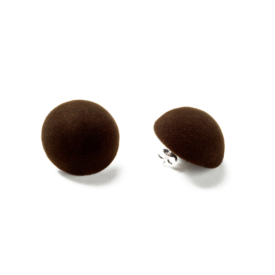 Plüsch dark chocolate medium stud earrings, brown velvet , large size,  earring, white background, detail