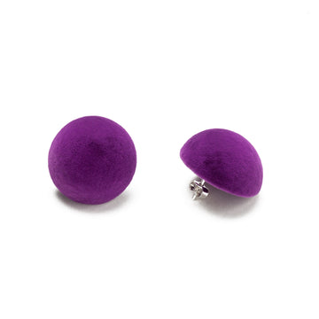 Plüsch orchid medium stud earrings, detail, orchid velvet, medium size, earring, white background.
