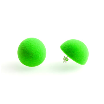 Plüsch toxic green medium stud earrings, detail,  green velvet, medium size, earring, white background.