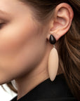 Nymphe earrings with rosewood and nude rubber