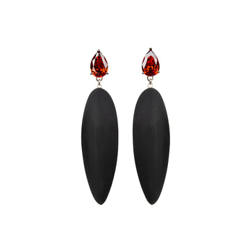 Nymphe earrings with red stone and black rubber